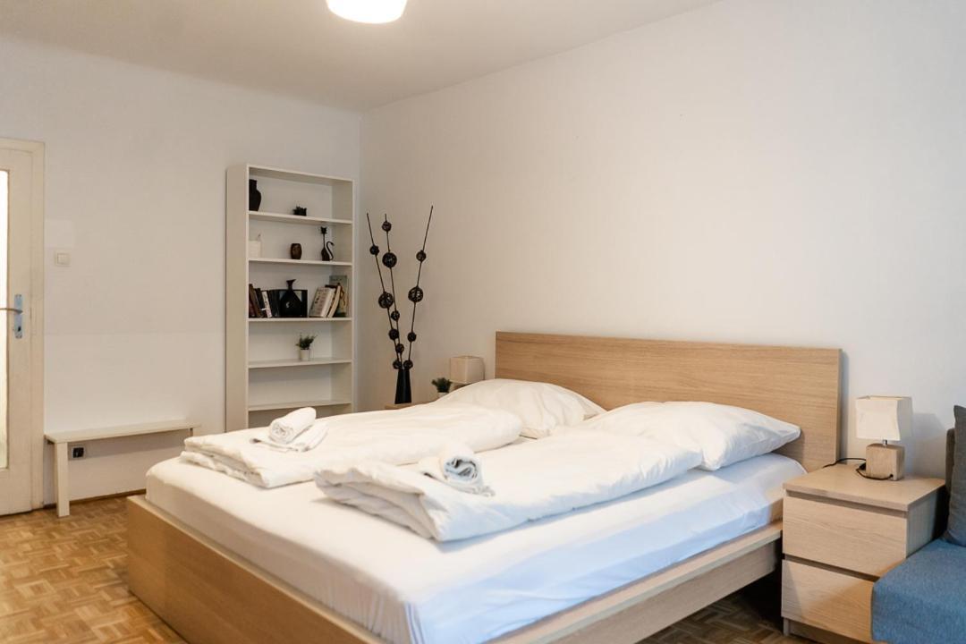 Central Living - Stephansdom Apartments Wenen Kamer foto