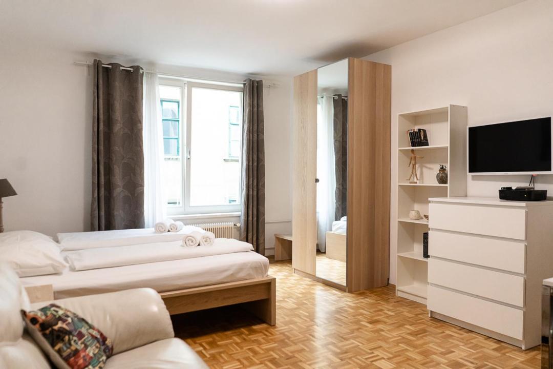 Central Living - Stephansdom Apartments Wenen Kamer foto