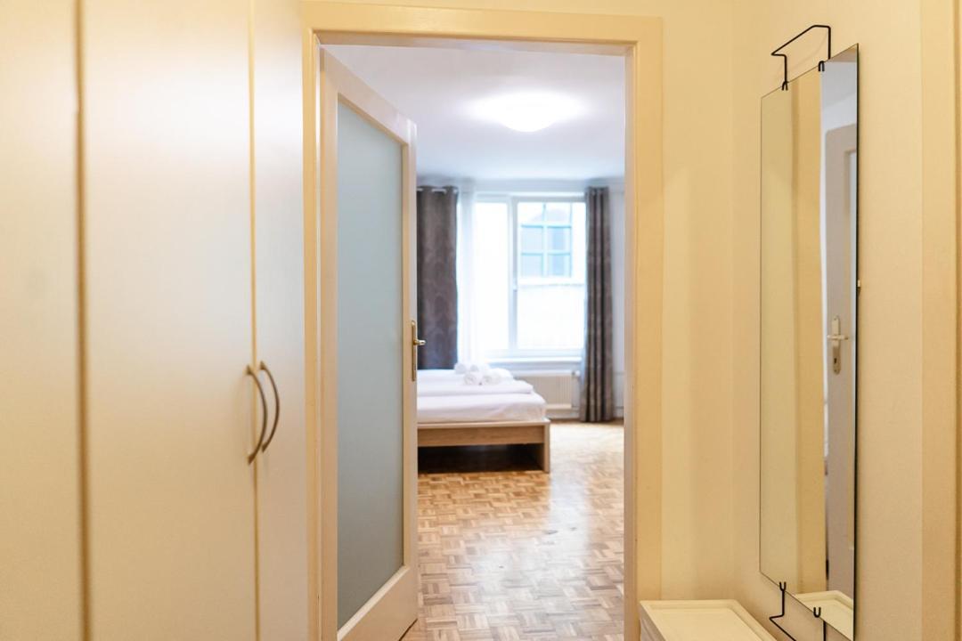 Central Living - Stephansdom Apartments Wenen Kamer foto