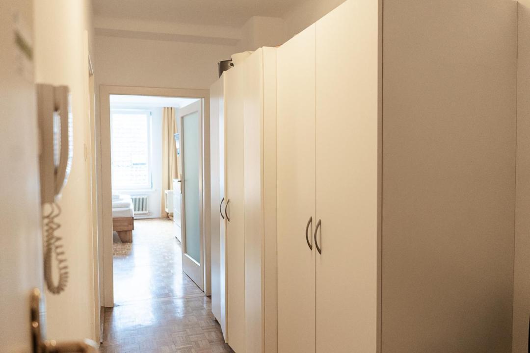 Central Living - Stephansdom Apartments Wenen Kamer foto