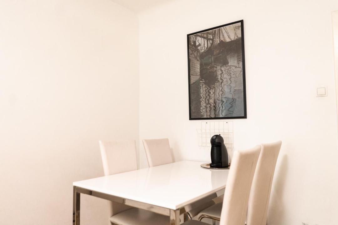 Central Living - Stephansdom Apartments Wenen Kamer foto
